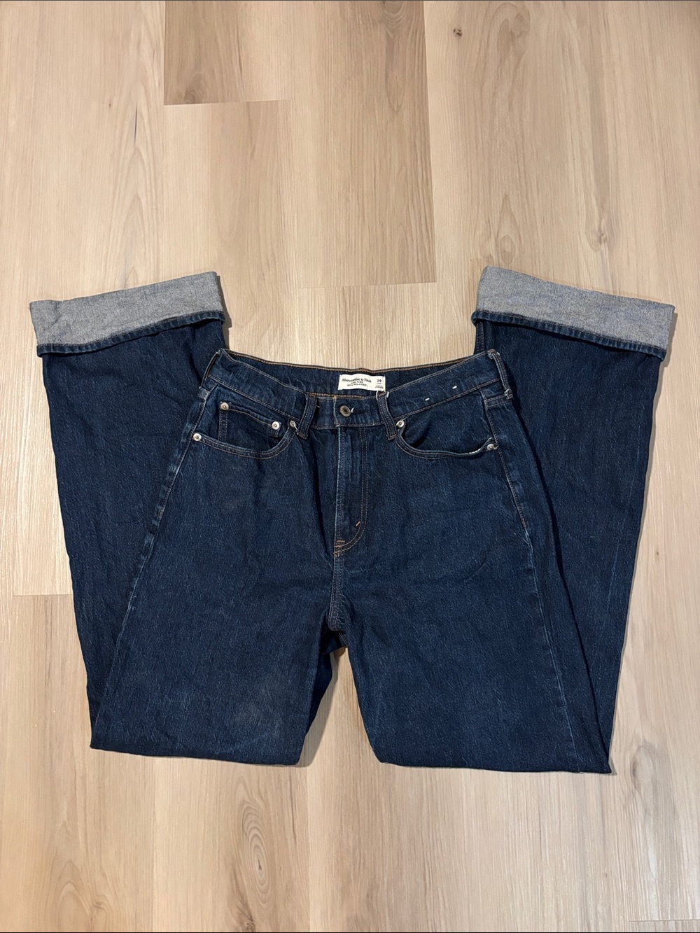 High Rise 90’s Relaxed Cuff Hem Jean